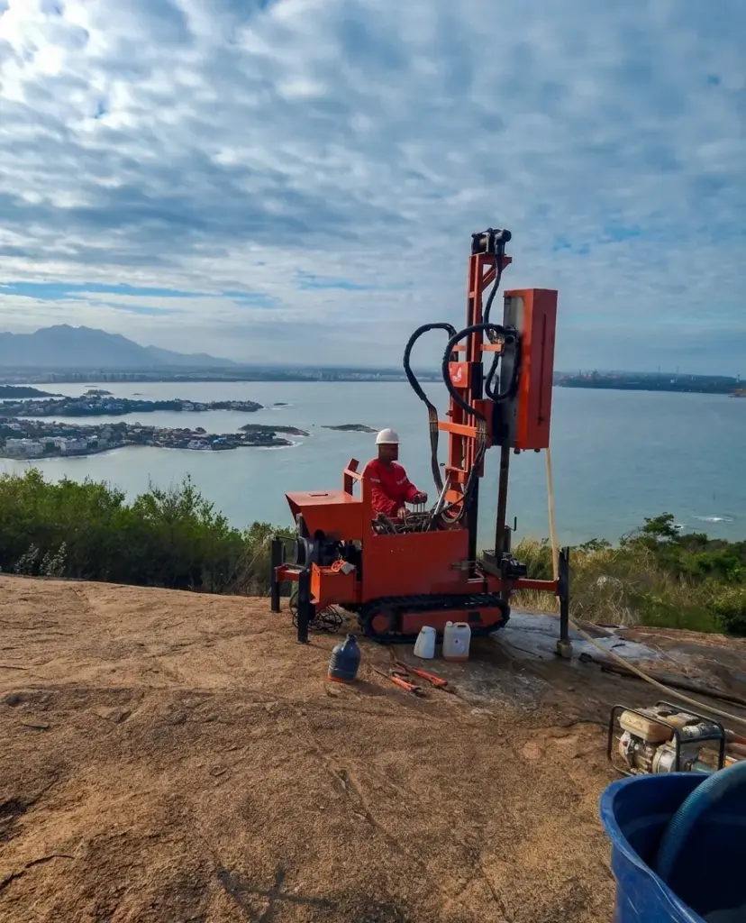 estudo geotécnico com SPT e rotativa